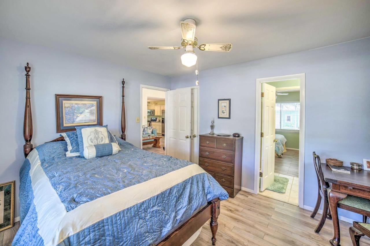 Oak Island Home With Yard Less Than 1 Mi To The Beach! Экстерьер фото